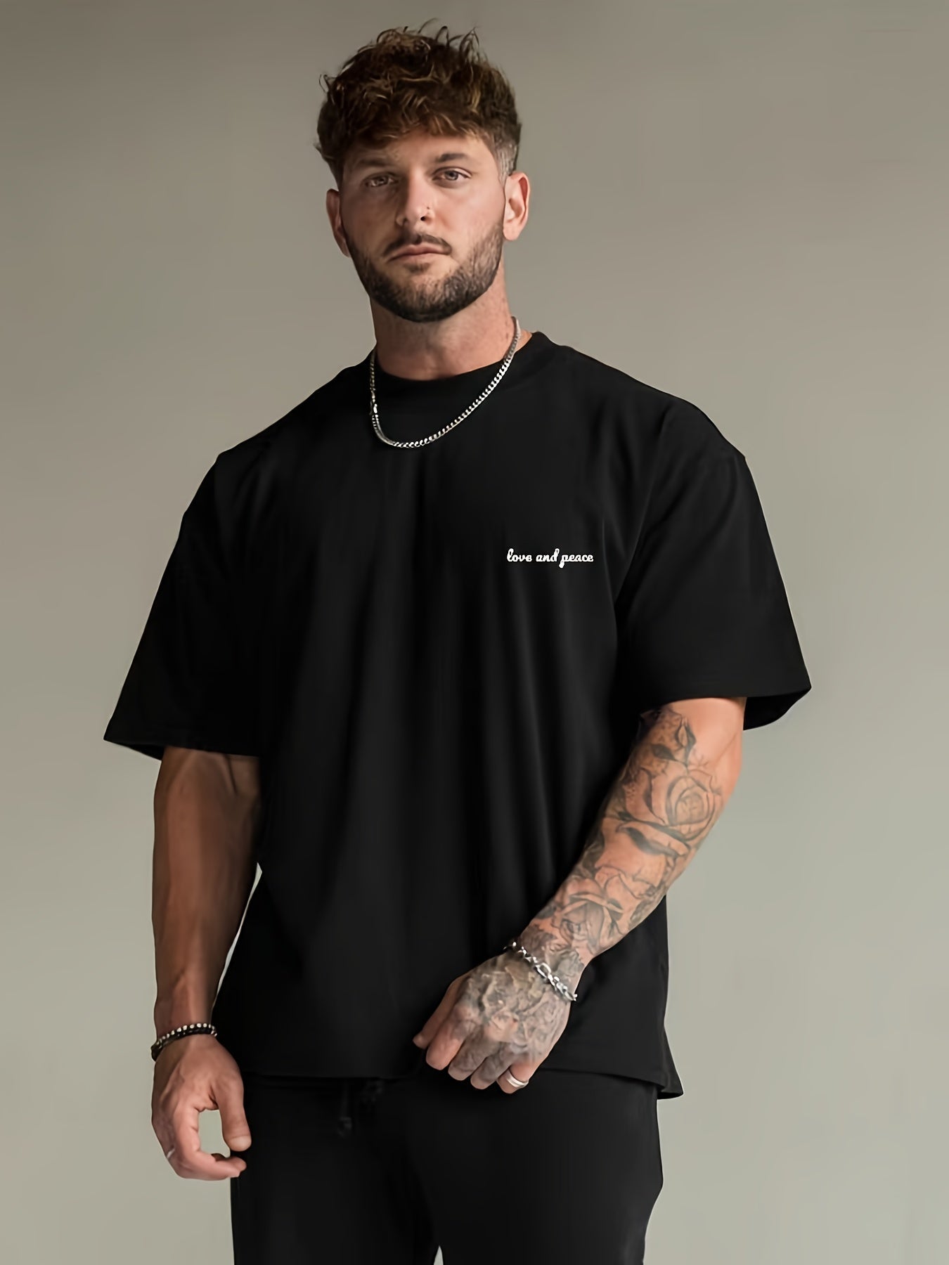 LOVE AND PEACE Alphabet Design Crew Neck Short Sleeve T-shirt For Men, Casual And Chic Cotton Tops For Daily Wear And Vacation Resorts - La Tienda Bella