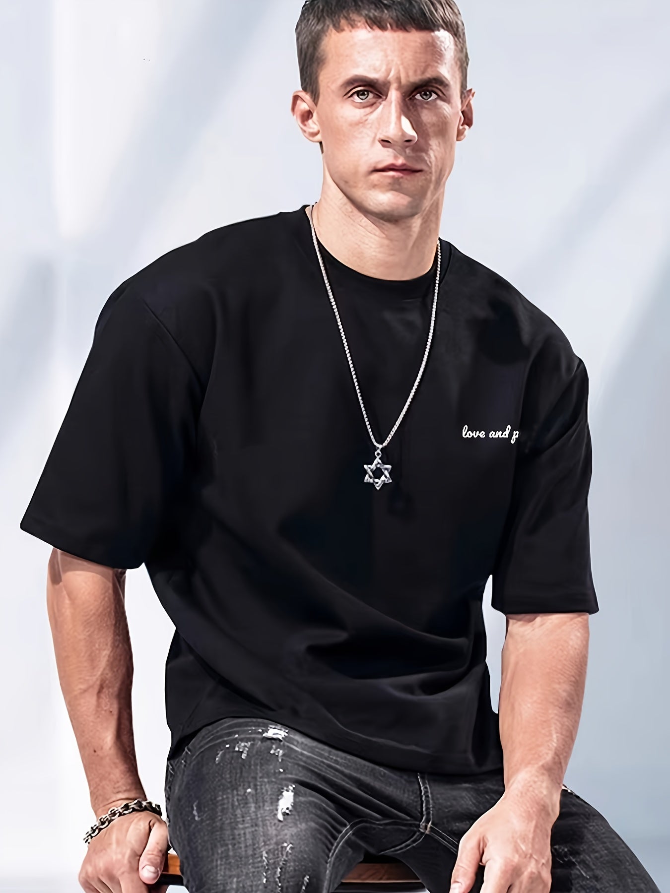 LOVE AND PEACE Alphabet Design Crew Neck Short Sleeve T-shirt For Men, Casual And Chic Cotton Tops For Daily Wear And Vacation Resorts - La Tienda Bella