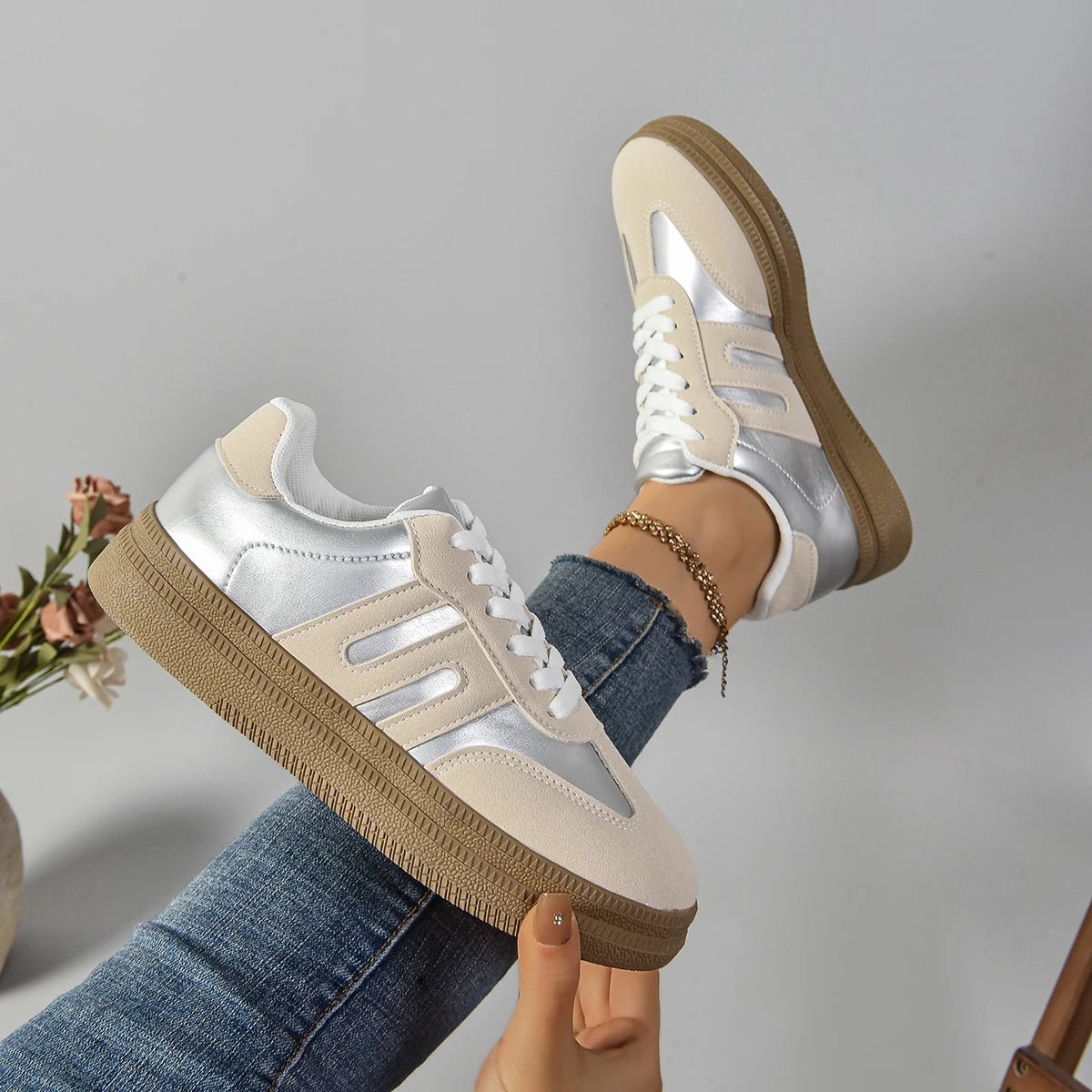 Woman Shoes Trend Casual Sneakers Comfortable Lace Up Flats Tennis Breathable Walking Jogging Vulcanize Shoes Classical Shoes - La Tienda Bella