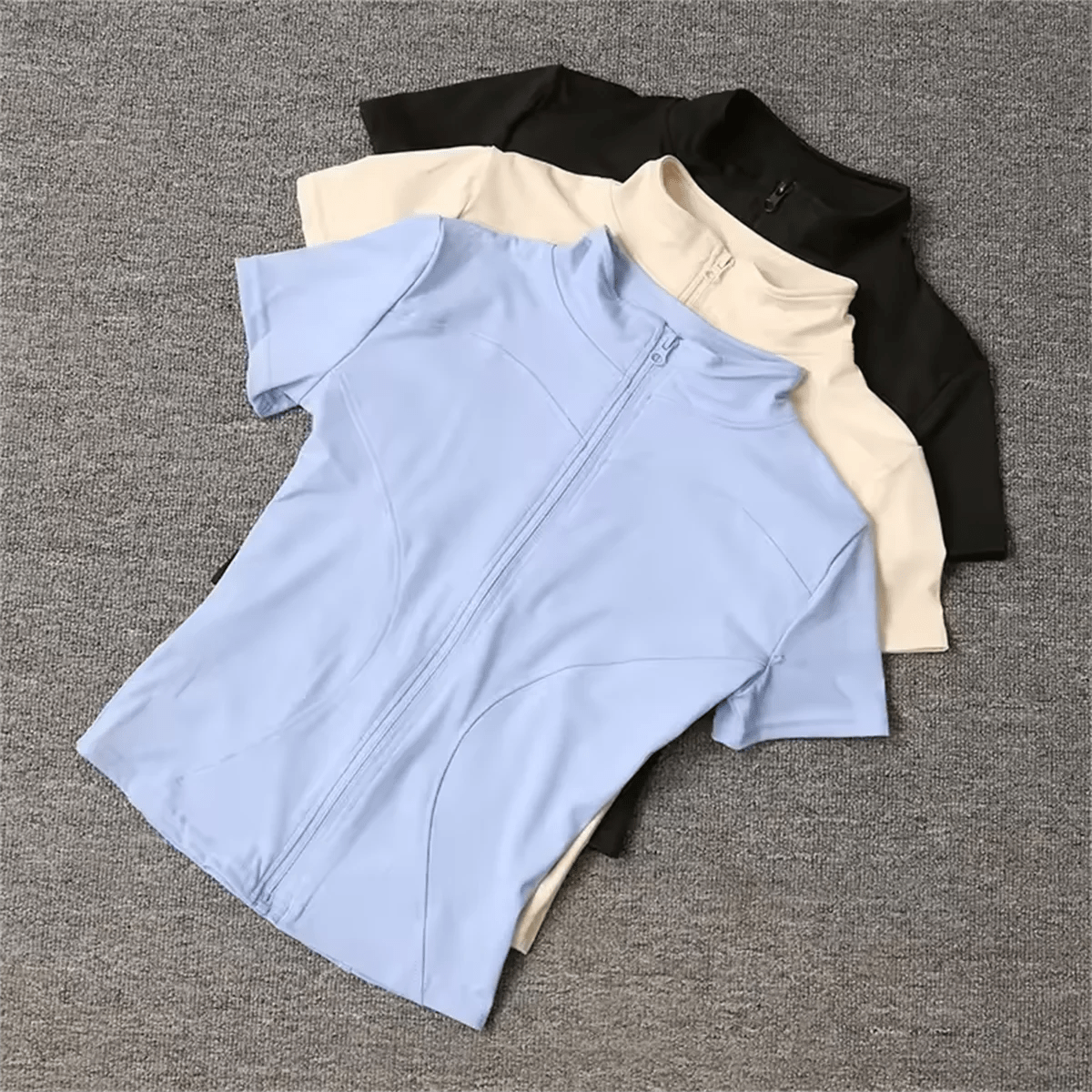 Women's Slim Fit Yoga Top – Zippered Stand Collar Short Sleeve Workout Shirt - La Tienda Bella